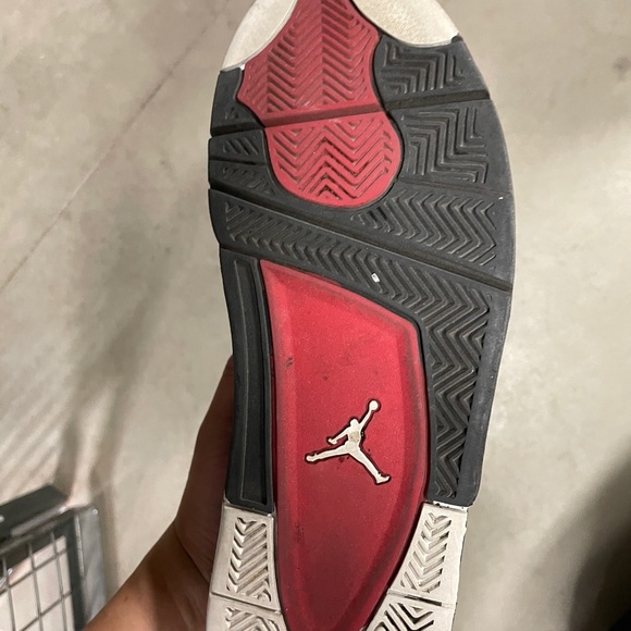 Air Jordan - Picture 3 of 3